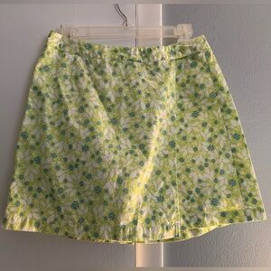 Liz Clairborne Size 8 Skort with side flap and button and zip closure